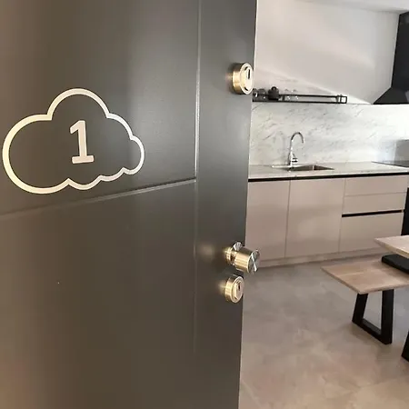 Clouds Ciovo - 20 Meters From Copacabana טרוגיר