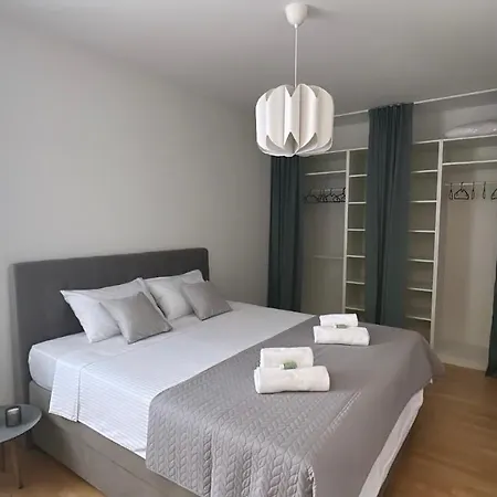 Clouds Ciovo - 20 Meters From Copacabana 아파트 *